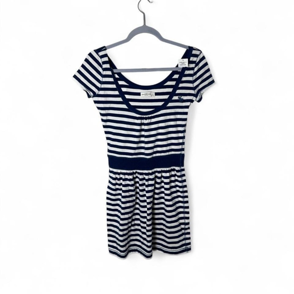 Abercrombie & Fitch navy and white striped babydoll dress fitted waist. Size: S
